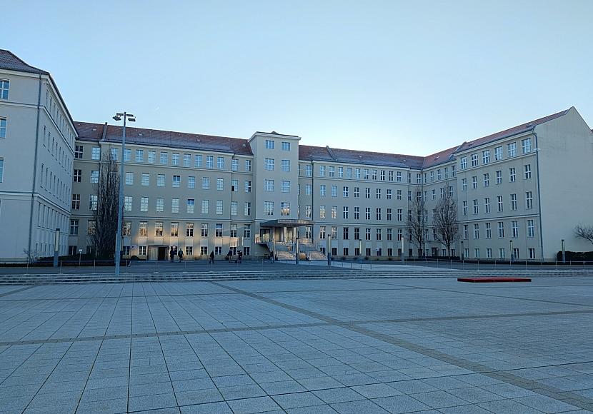 Unionsfraktion kritisiert Reform des Verteidigungsministeriums