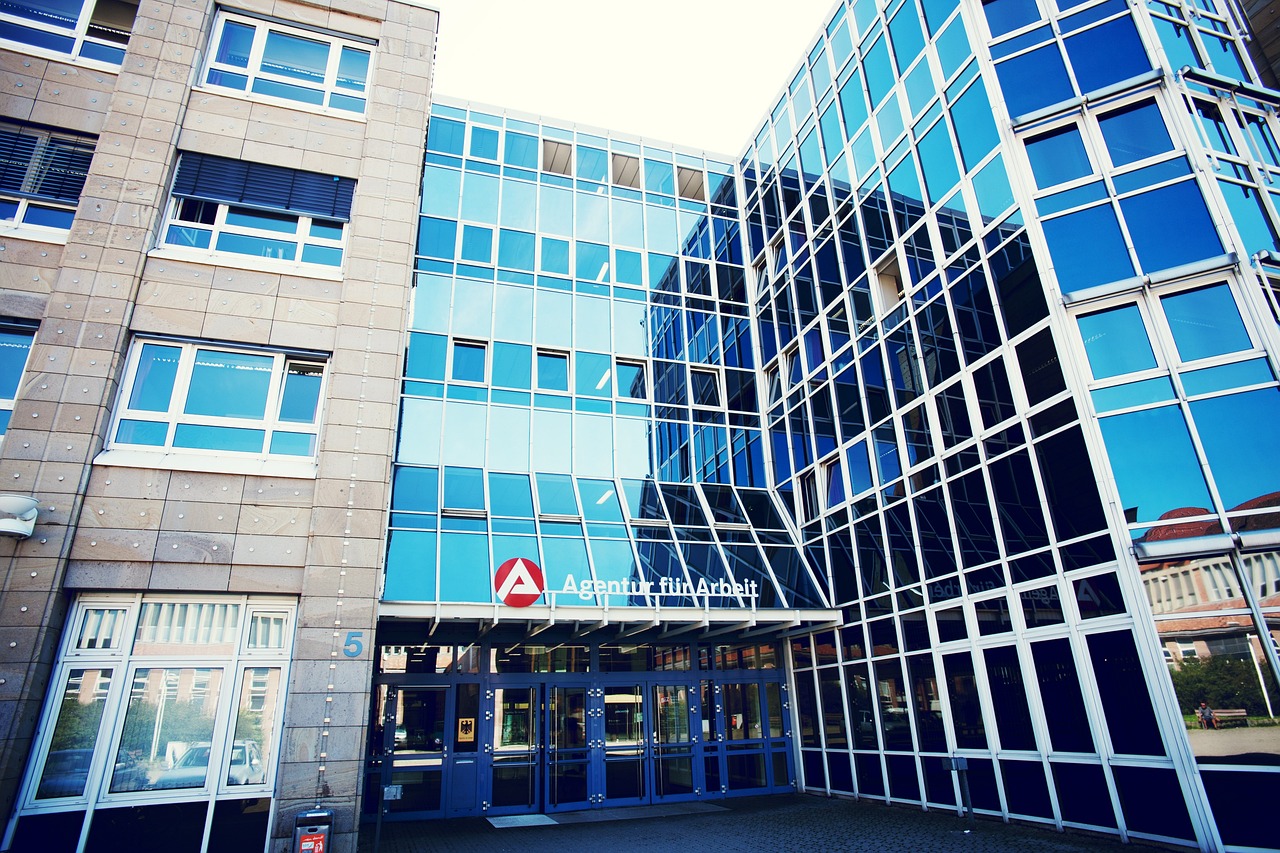 Paukenschlag: Deutsche Großbank muss Tausende von Stellen abbauen