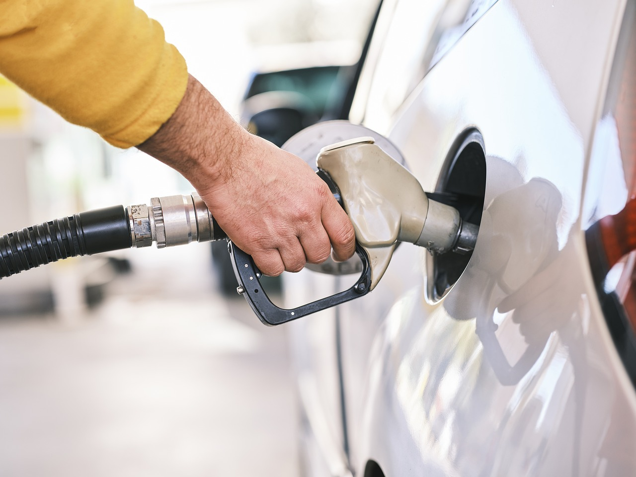 Teuer-Schock für Autofahrer: Brisante Spritpreiserhöhung für Pendler