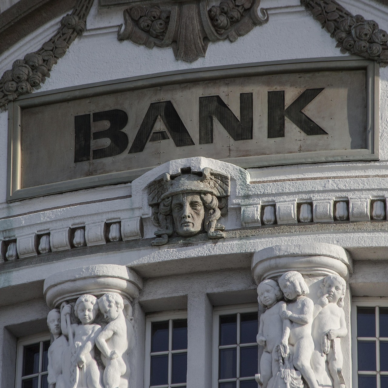 Hiobsbotschaft für deutsche Kunden: Beliebte Bank sperrt zu