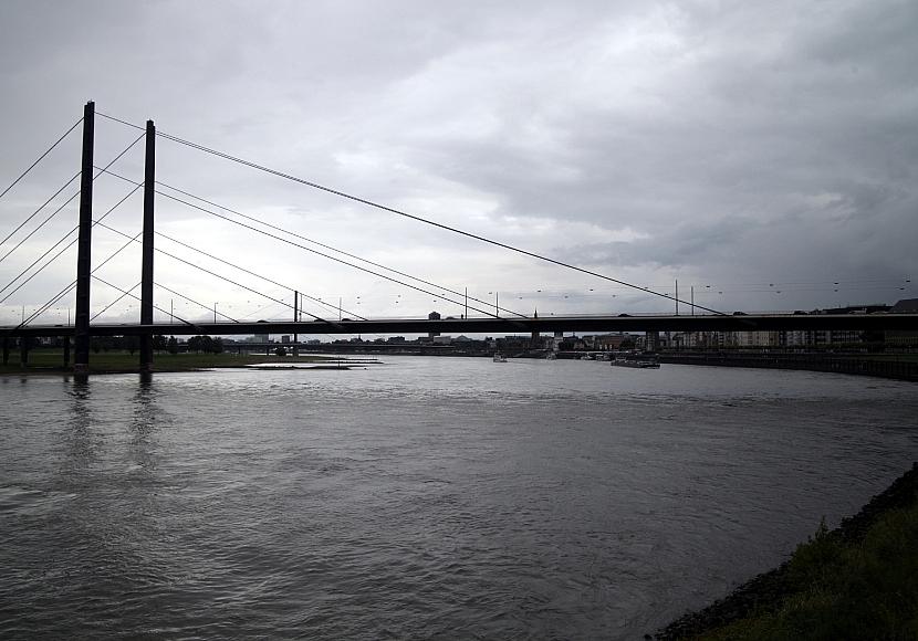 Ökonomen: Niedrigwasser am Rhein könnte Konjunktur belasten