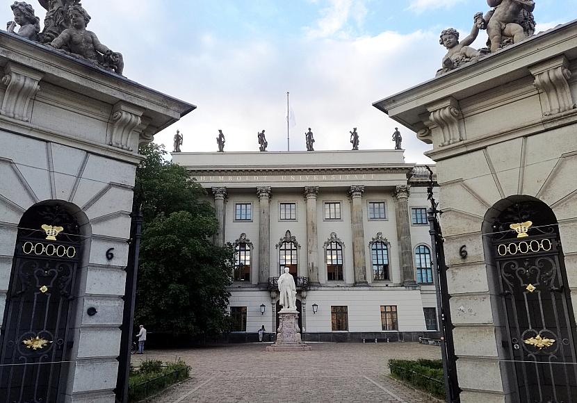 „Junge Welt“ kritisiert Festnahme von Journalisten an Humboldt-Uni