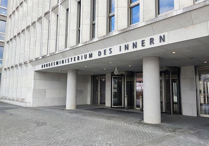 Innenministerium zählt hunderte deutsche Islamisten im Ausland