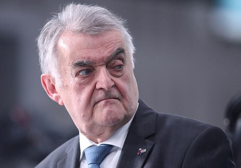 NRW-Innenminister sieht steigende Gewaltbereitschaft der Jugend