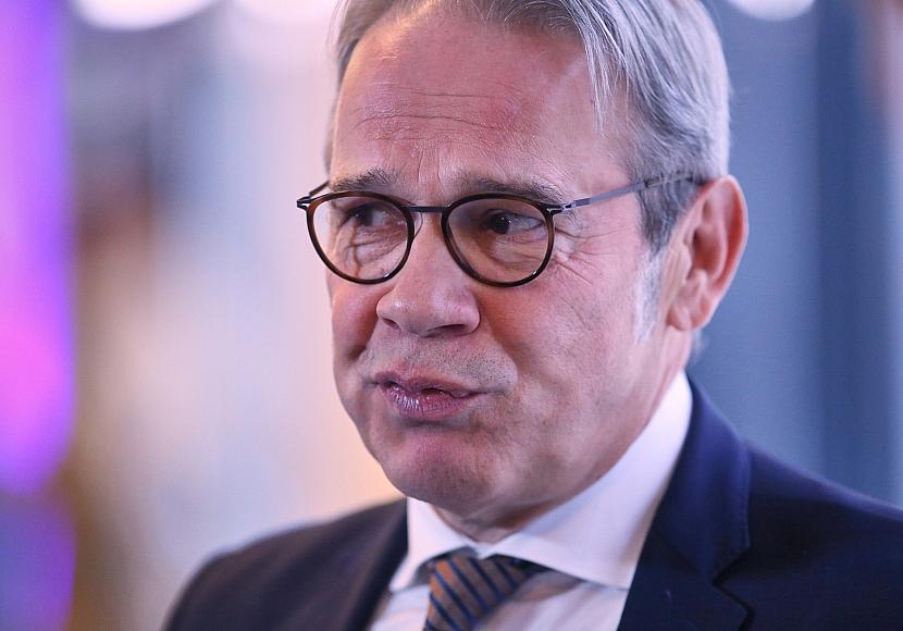 Thüringens Innenminister empfiehlt Belehrung von Beamten über AfD