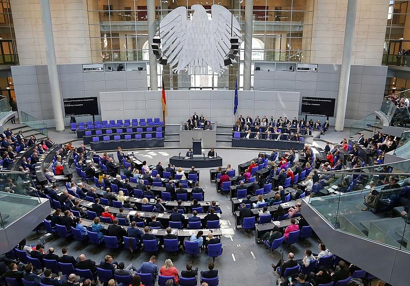 Sitzungswoche des Bundestags abgesagt – Linke und Grüne üben Kritik