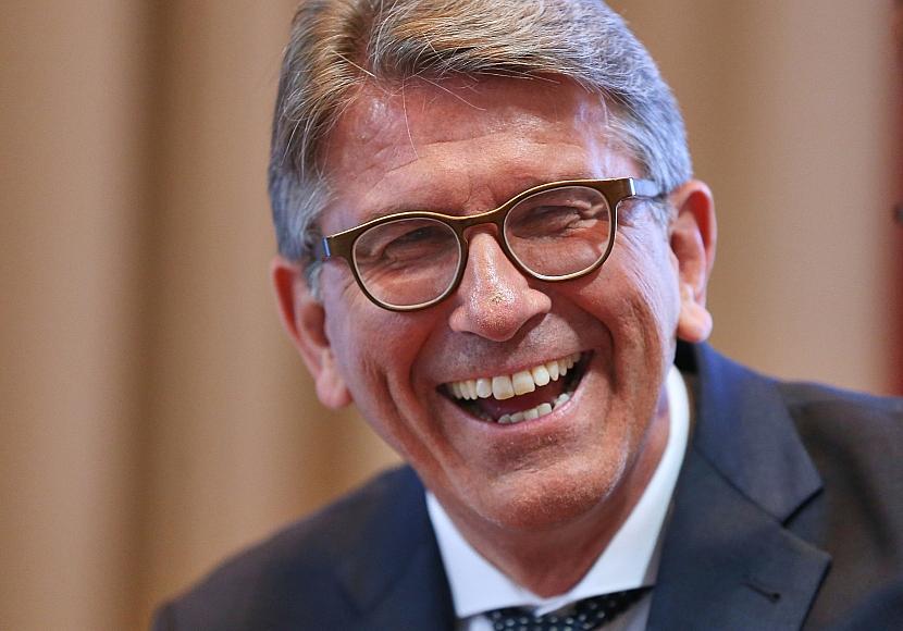 Lobbycontrol sieht Interessenkonflikt bei Weimer