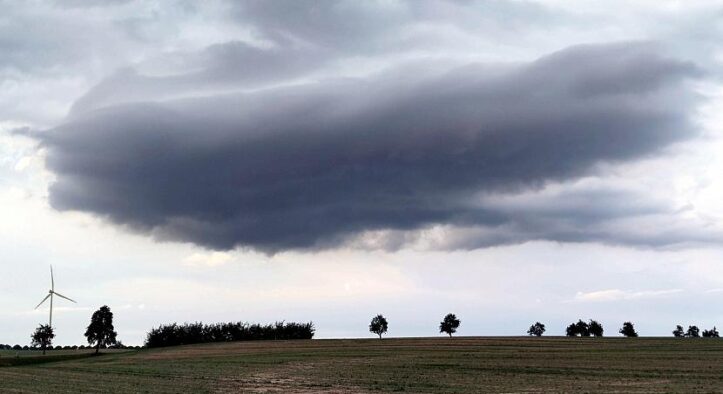 Wetterdienst warnt vor schweren Gewittern im Osten und Süden