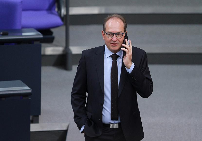 Dobrindt: Keine dienstrechtlichen Konsequenzen für Beamte aus AfD