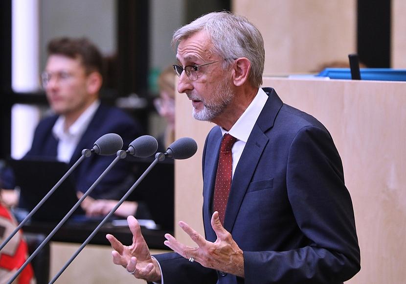 Sachsens Innenminister zweifelt an AfD-Verbot