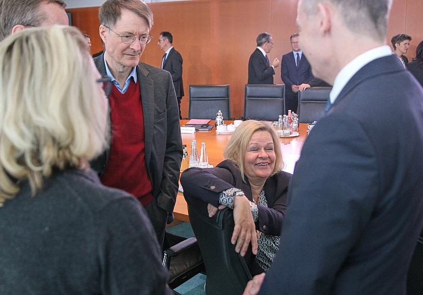 Lobbyverband “Bund der Steuerzahler” kritisiert Minister-Pensionen