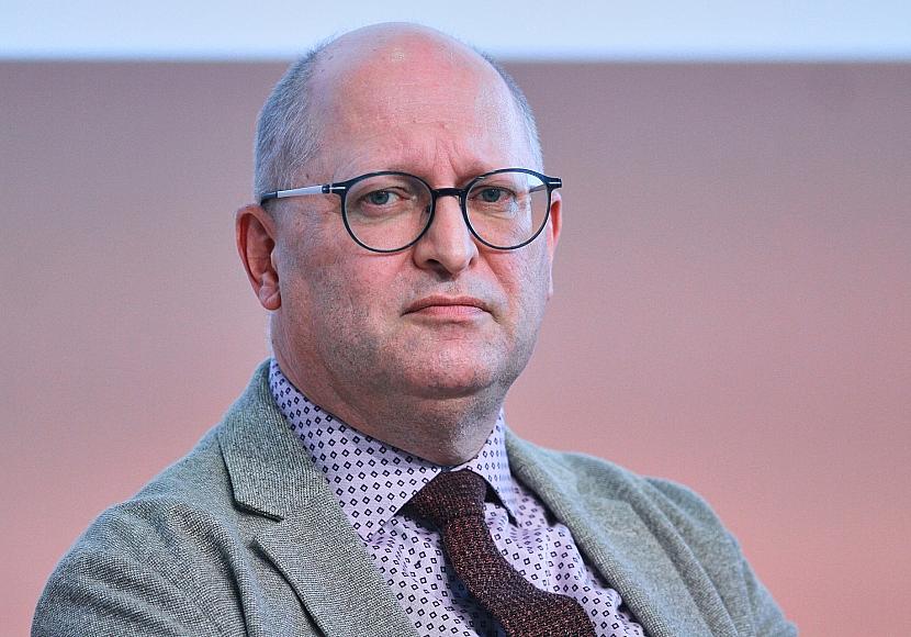 Lehrerpräsident kritisiert wachsende Bürokratie durch Kultusminister
