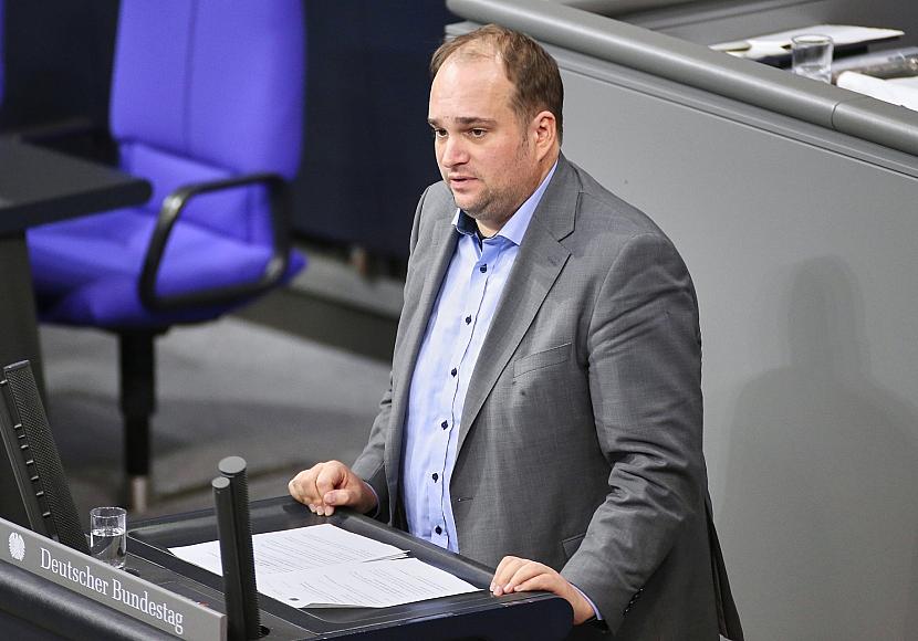 SPD-Vorstandsmitglied Roloff stärkt Esken den Rücken