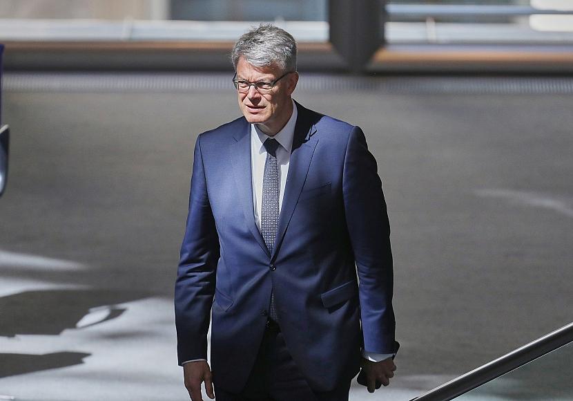 Verkehrsminister Schnieder steht zu Ja zum Deutschlandticket