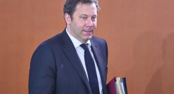 Bundeshaushalt: Grüne und Linke werfen Klingbeil Buchungstricks vor