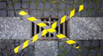 Horror-Fund in Braunschweig: Toter Mann steckt in Gullyschacht