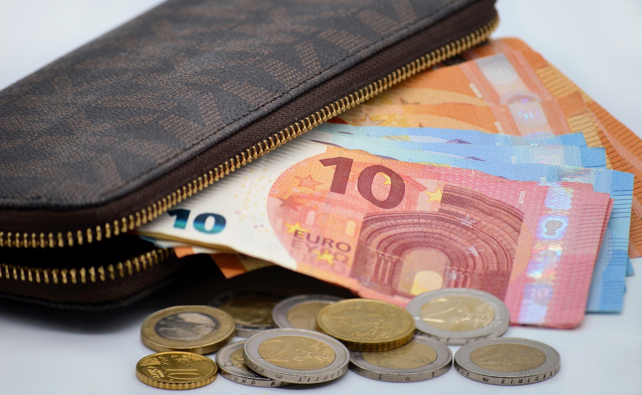 Verbraucher bundesweit betroffen: Bargeld wird weiter eingeschränkt