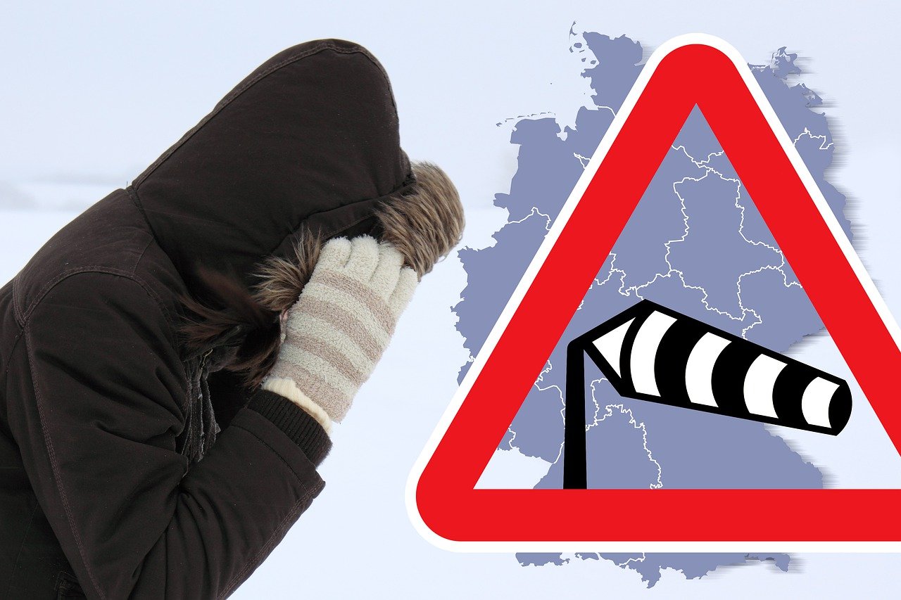 Verkehr wird eingestellt: 100 km/h Sturmböen fegen durch Deutschland