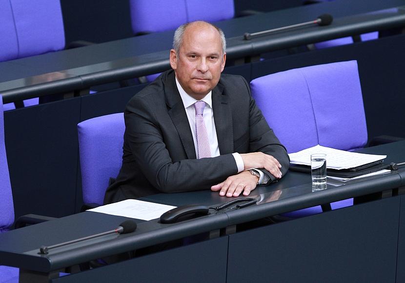 Poseck sieht keinen zusätzlichen Handlungsbedarf beim Waffenrecht