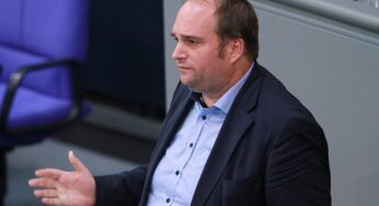 SPD-Abgeordneter Roloff sitzt in Tel Aviv fest