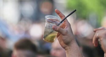 Gesundheitsminister fordern Verbot von begleitetem Alkoholkonsum