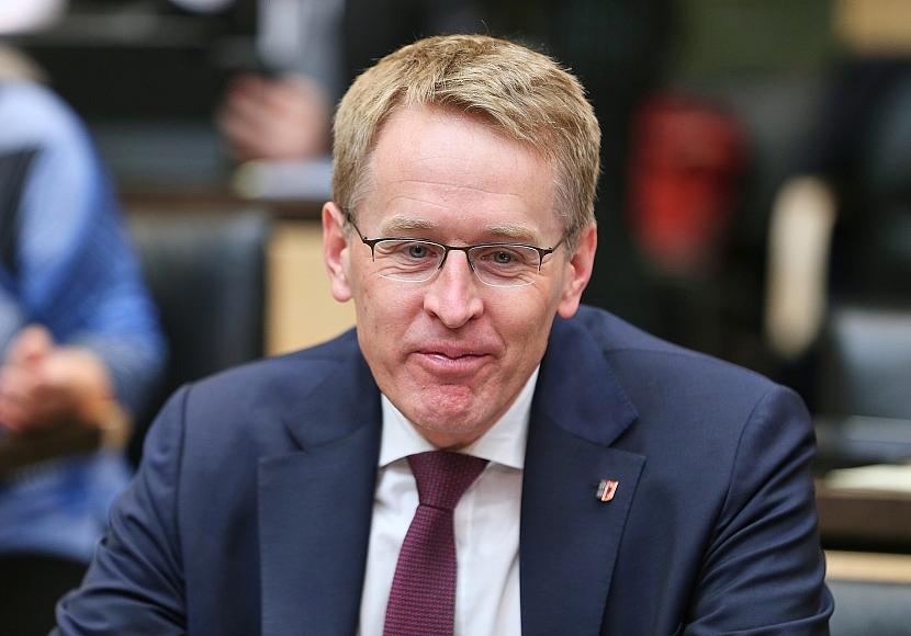 Günther und Röttgen sprechen sich für Wehrpflicht aus