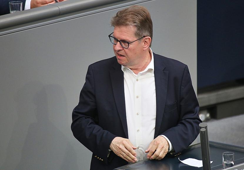 Bericht: Stegner soll wegen „Manifest“ Platz im PKGr verlieren