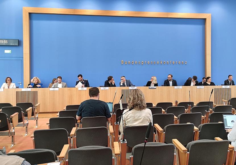 Bundesregierung will nicht über US-Angriff auf Iran spekulieren