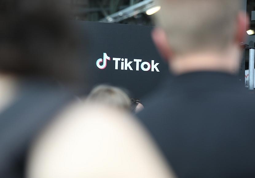 Prien für strengere Altersbeschränkungen bei Instagram und Tiktok