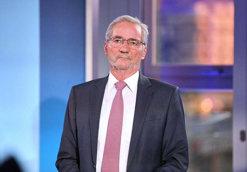 Ex-SPD-Chef Platzeck verteidigt Moskau-Reisen