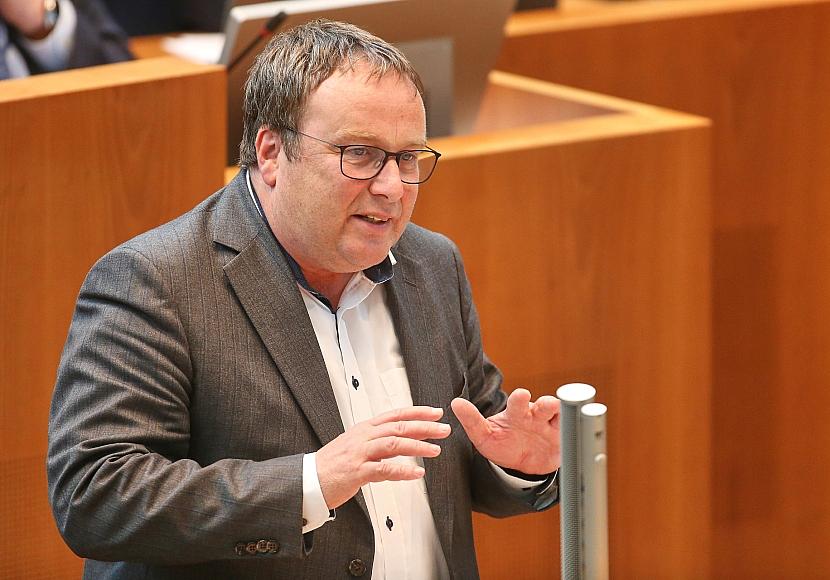 Deutschlandticket: Krischer reicht Kopplung an Inflation nicht