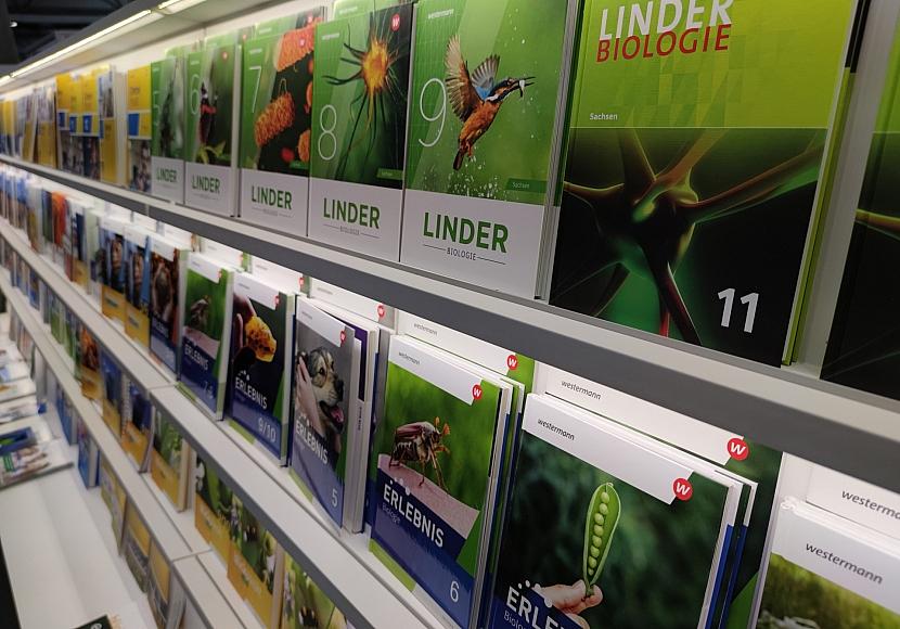 Linke verlangt kostenlosen Zugang zu Schulbüchern