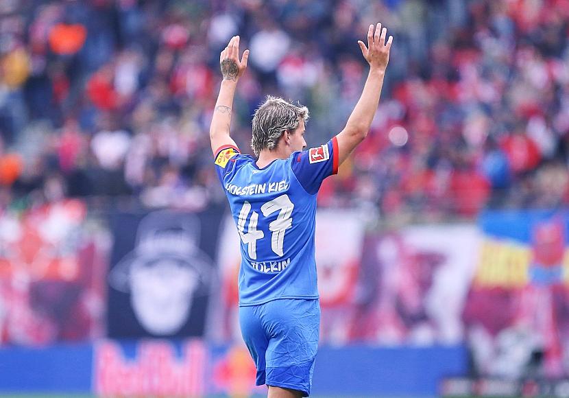 DFB-Pokal: Augsburg und Kiel lösen Pflichtaufgaben