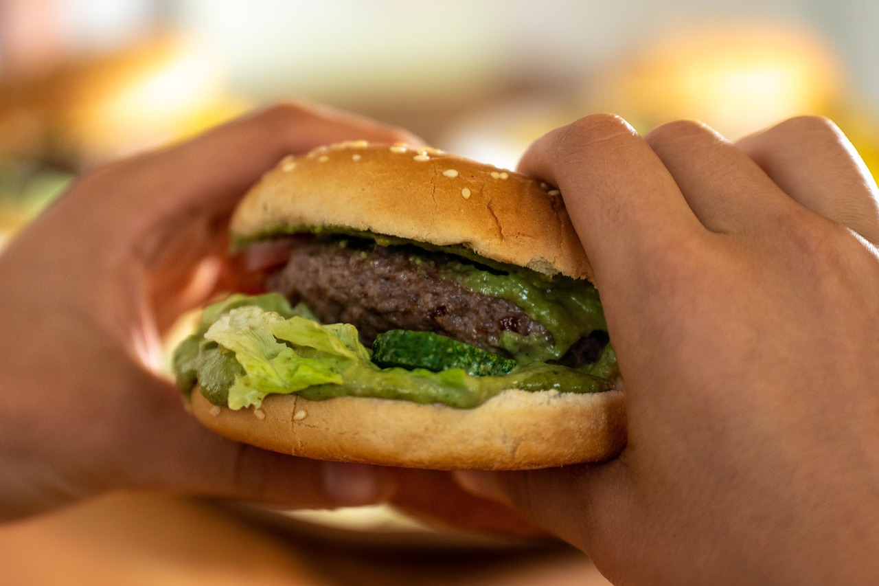 Fast Food-Riese schließt Kinder unter 16 Jahren aus!