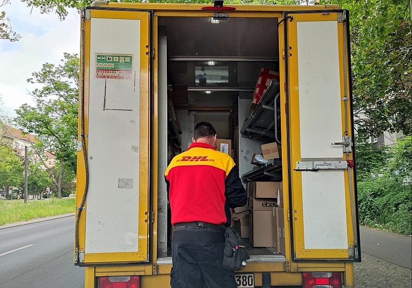 DHL erwartet über 12 Millionen Pakete pro Tag zur Weihnachtszeit