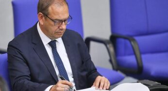 Otte wirft Russland “kriegsähnliche Handlungen” gegen Nato vor