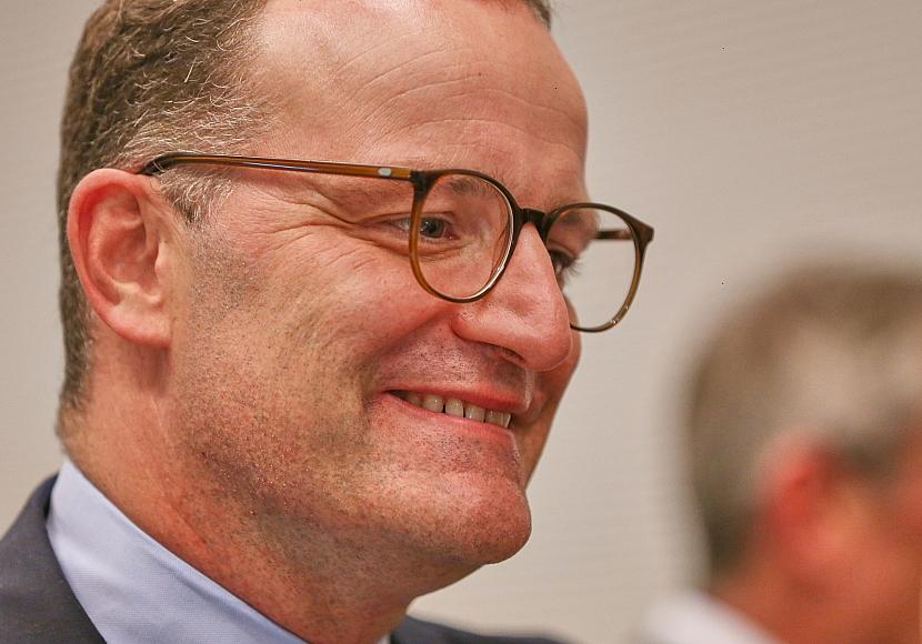 Spahn will Fußfesseln für ausreisepflichtige Asylbewerber