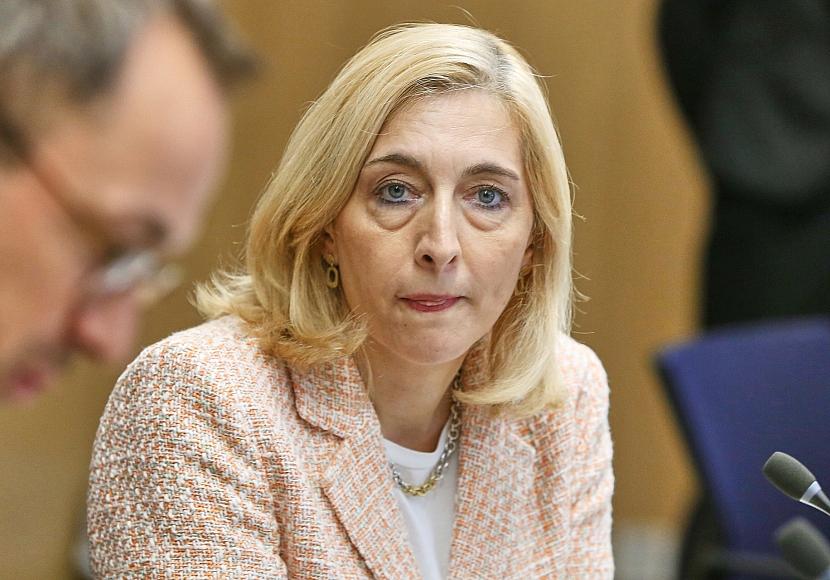 Gesundheitsministerin zurückhaltend bei Abschaffung von Pflegegrad