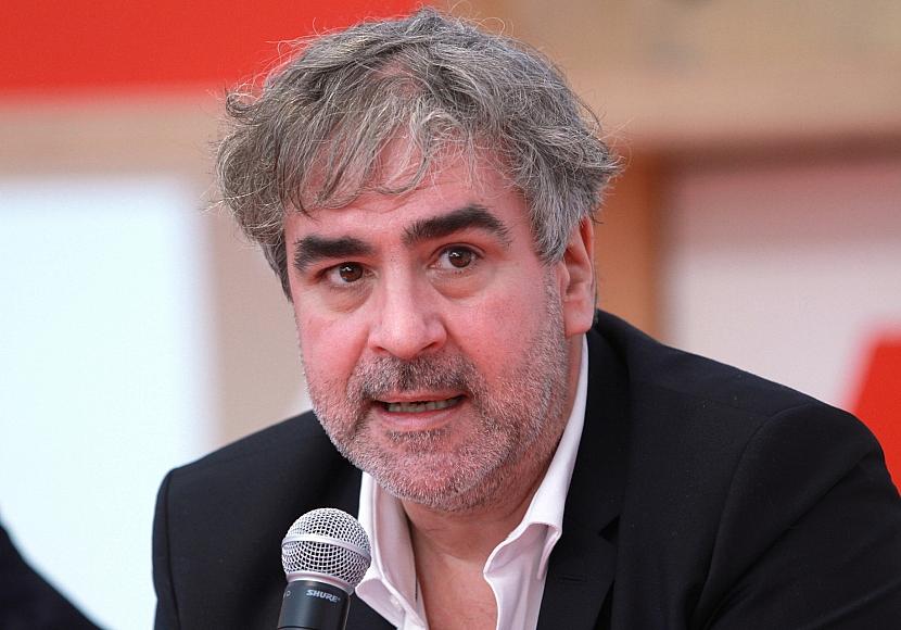 Deniz Yücel fordert klare Worte von Merz in der Türkei