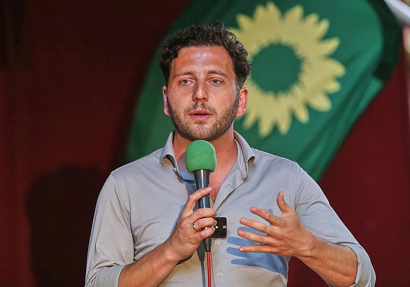 Banaszak reagiert zurückhaltend auf Linksschwenk-Rufe