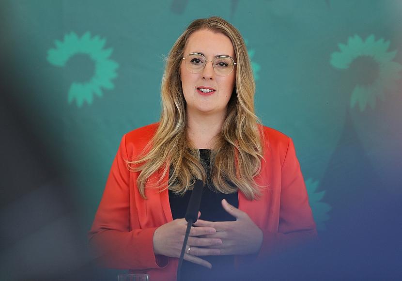 Auto-Gipfel: Dröge wirft Merz Rückschritt beim Klimaschutz vor