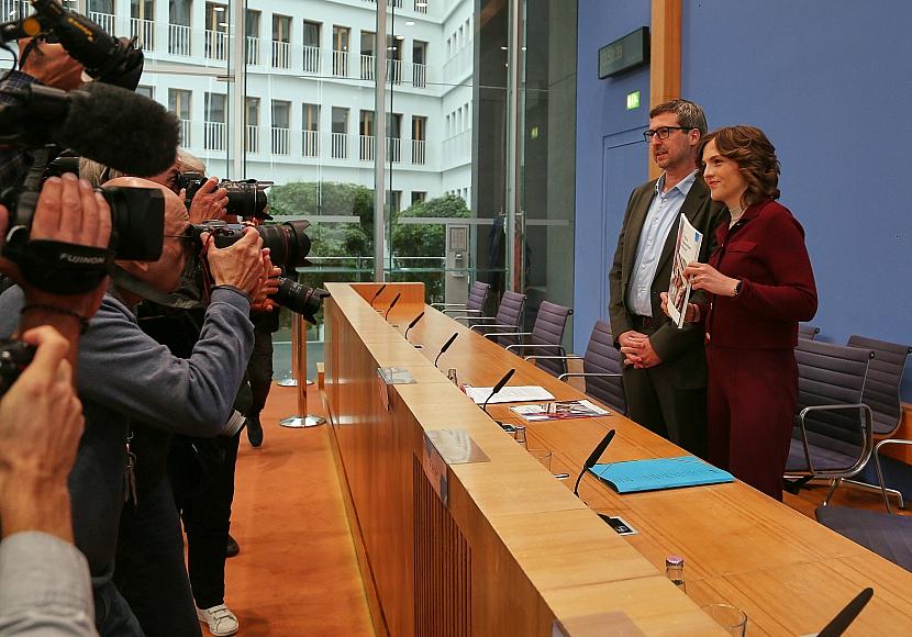 Junge Ostdeutsche fühlen sich stärker mit ihrer Herkunft verbunden