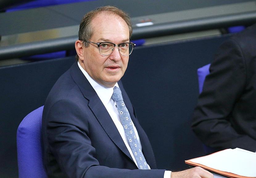 Zustimmung für Dobrindt-Pläne zu Cyber-Abwehrschlägen im Ausland