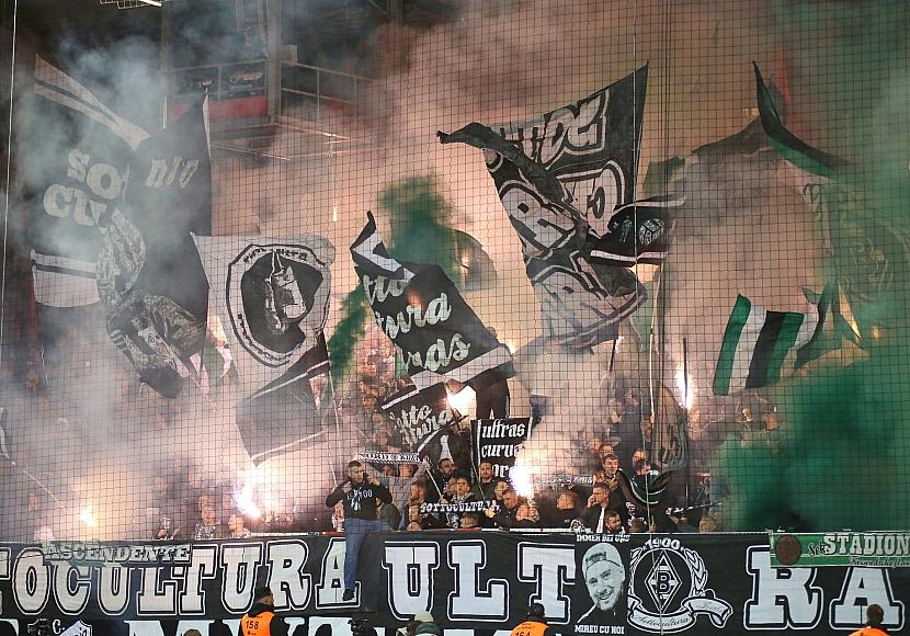 Fußball-Gewalt geht zurück – Pyrotechnik-Missbrauch steigt stark