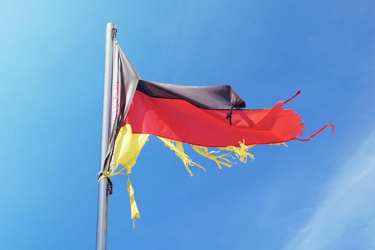 Innenminister weiß: Die Migration nimmt Deutschland Recht und Ordnung