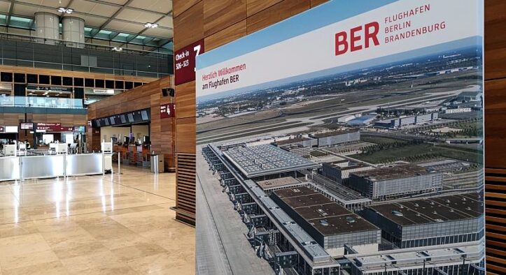 Glatteiswarnungen in Ostdeutschland – keine Starts am Flughafen BER