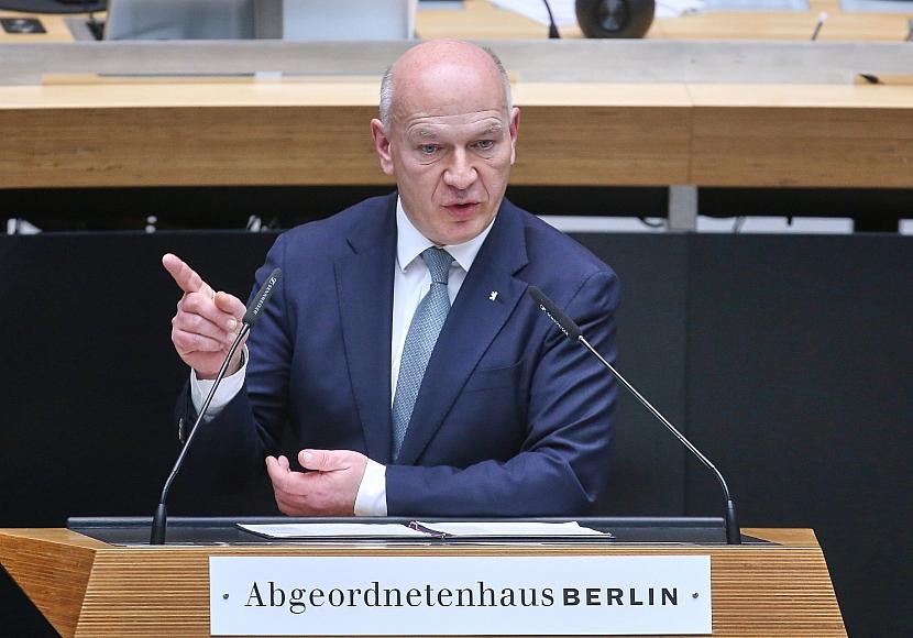 Wegner will Gesetz zu Volksbefragungen bis zur Berlin-Wahl