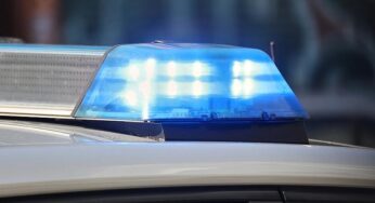 Pkw fährt in Bushaltestelle in Gießen – drei Verletzte