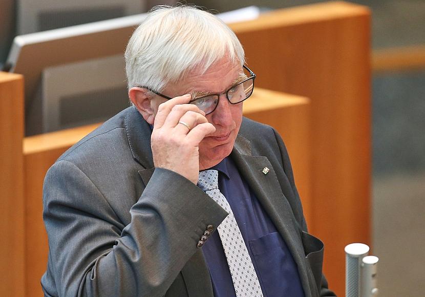 Laumann rüffelt Streeck für Vorstoß zu neuen Medikamentenregeln