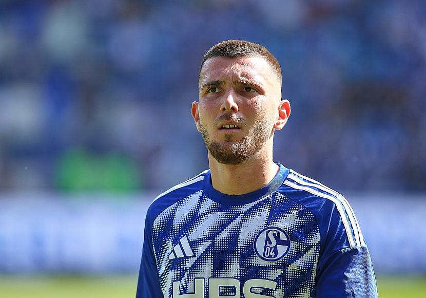 2. Bundesliga: Schalke gewinnt Topspiel – Arminia zerlegt KSC